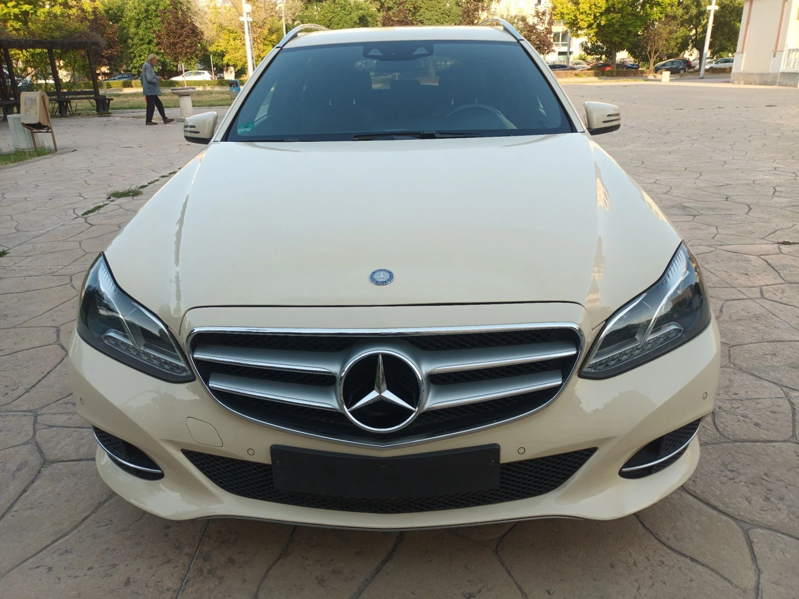 Mercedes-Benz E 200 2.2, снимка 1