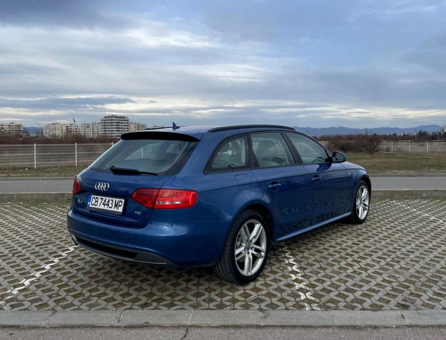 Audi A4 * S-LINE*  - изображение 4