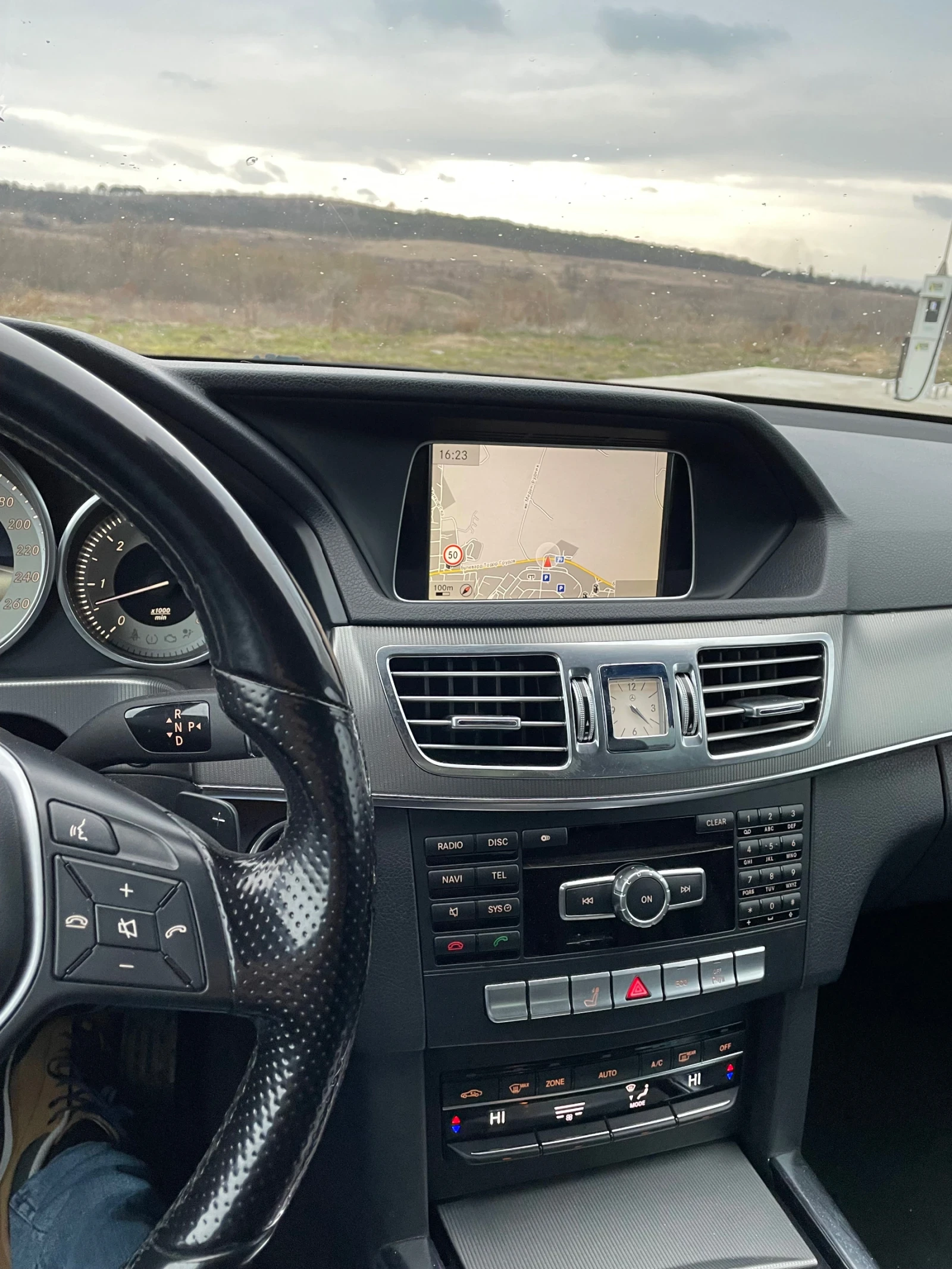 Mercedes-Benz E 350  - изображение 9