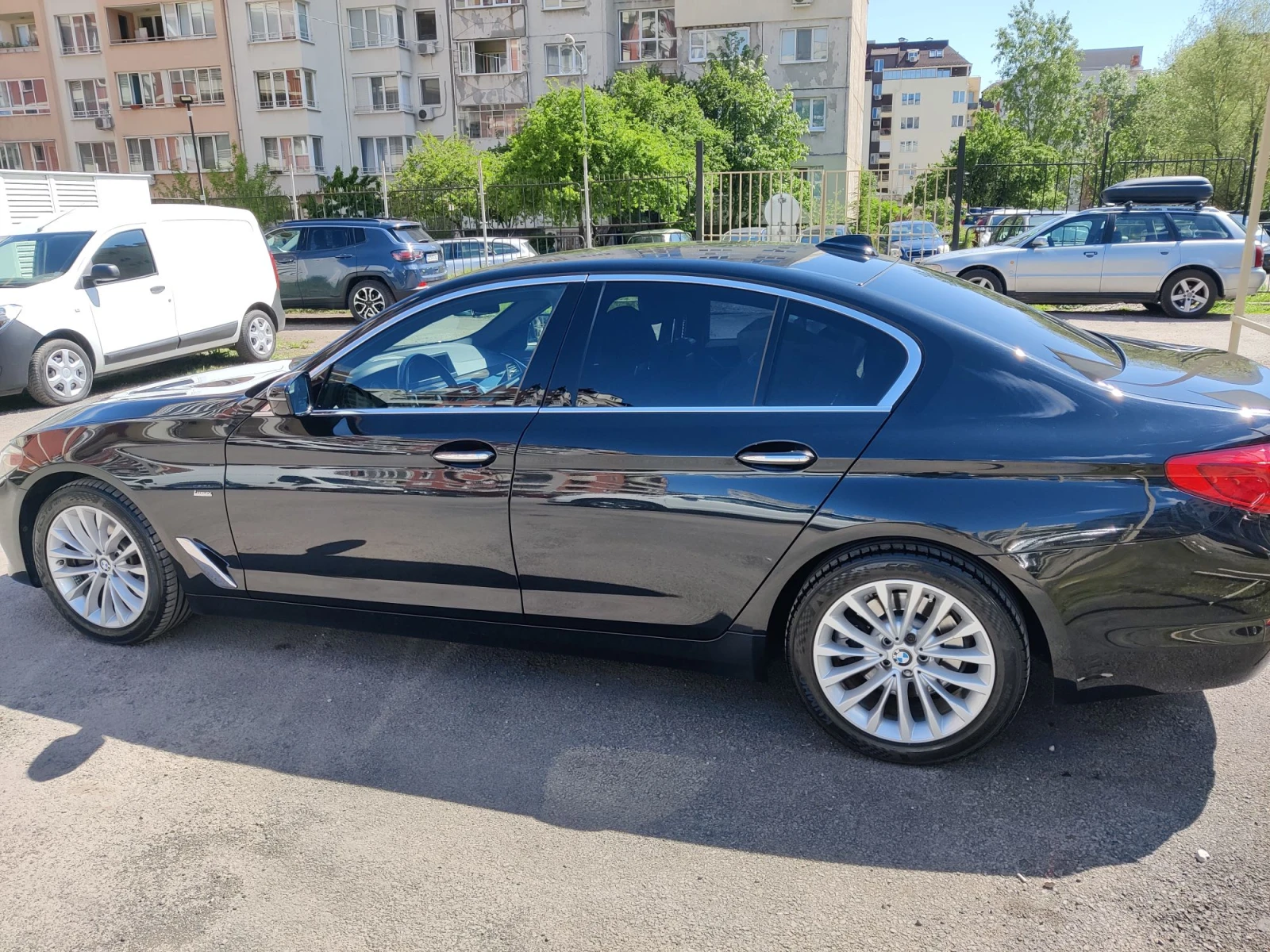 BMW 520 xDrive Luxury - изображение 5