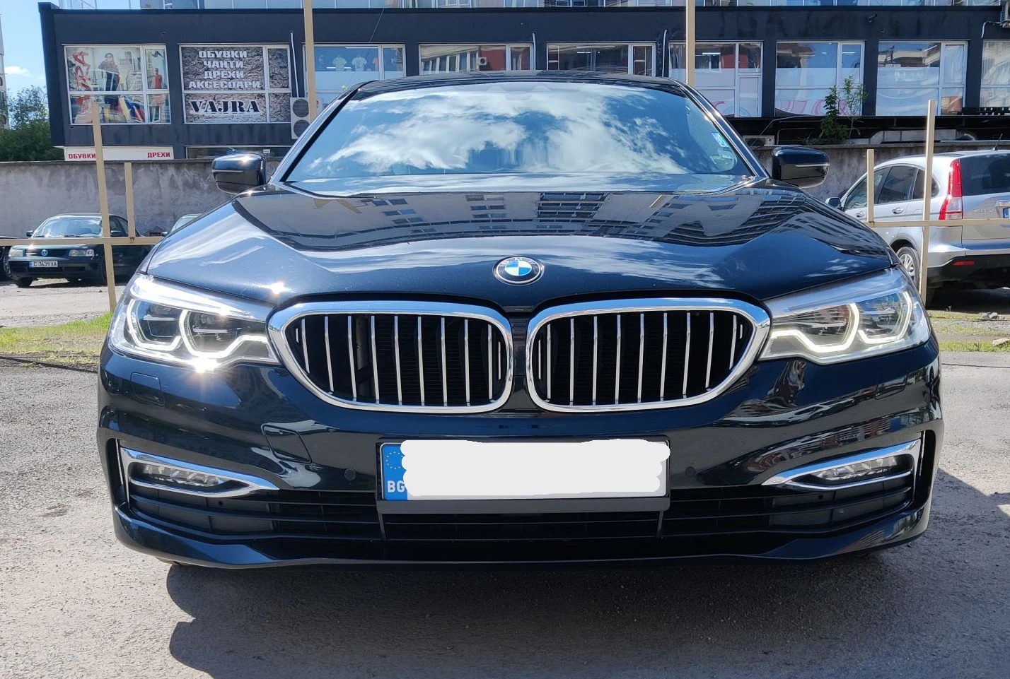BMW 520 xDrive Luxury - изображение 2