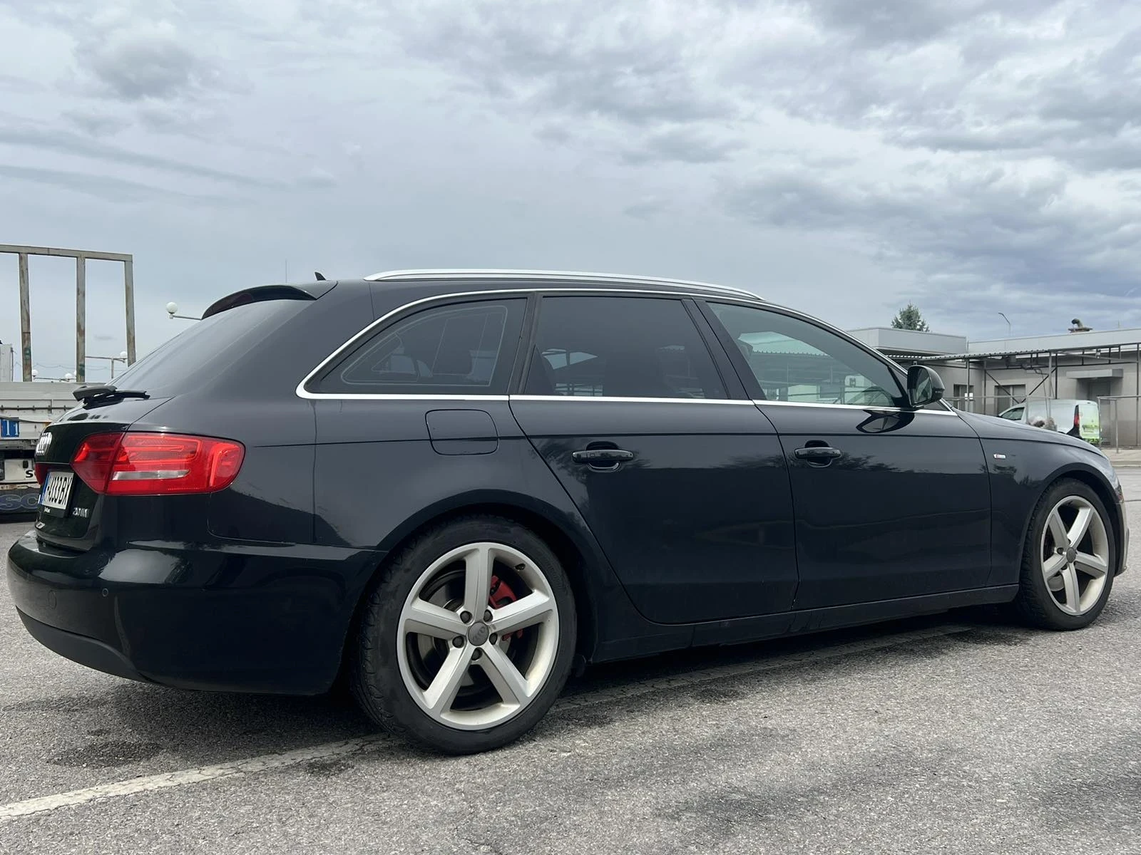 Audi A4 2.0 s-line avant - изображение 4