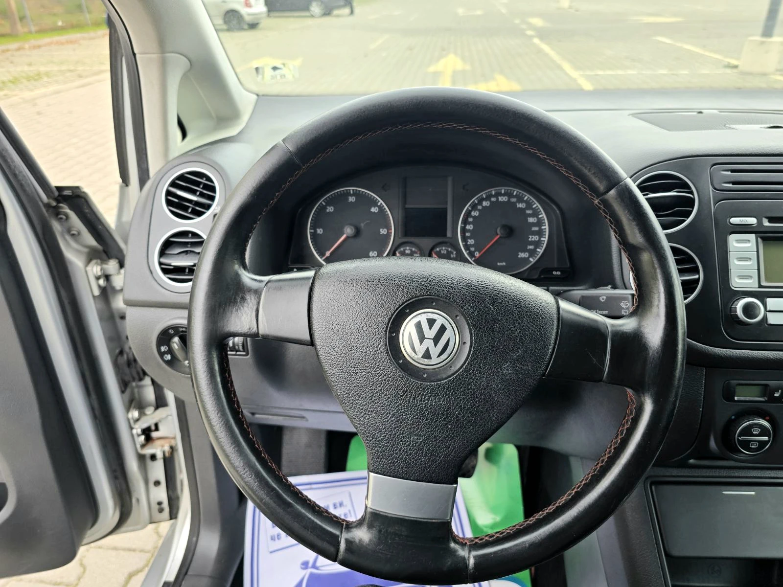 VW Golf Plus 1.9TDI/105hp/ПАРКТРОНИК - изображение 9