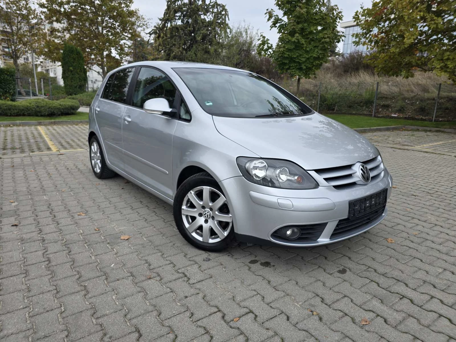 VW Golf Plus 1.9TDI/105hp/ПАРКТРОНИК - изображение 3