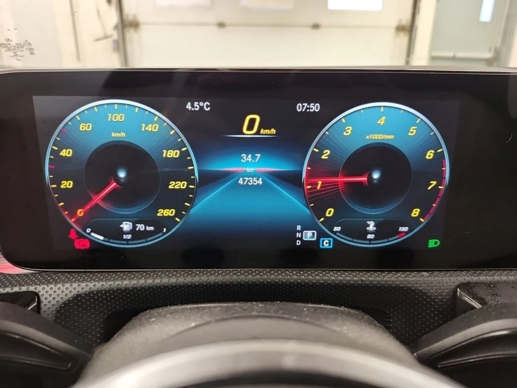 Mercedes-Benz A 250 / 360 / PANO / PODGREV / CARFAX | Mobile.bg � ����������� 12