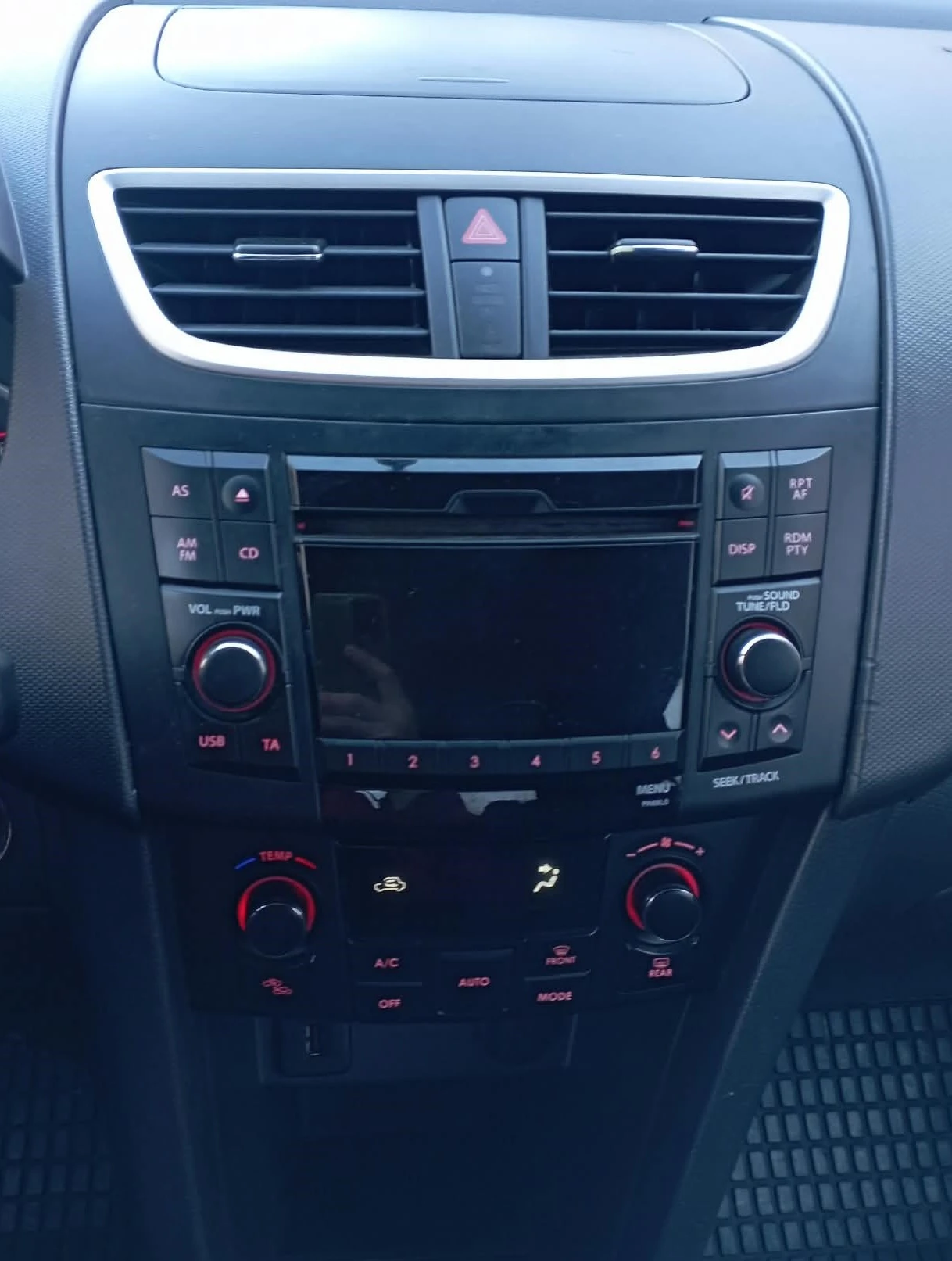 Suzuki Swift 1.2, снимка 13 - Автомобили и джипове - 53735925