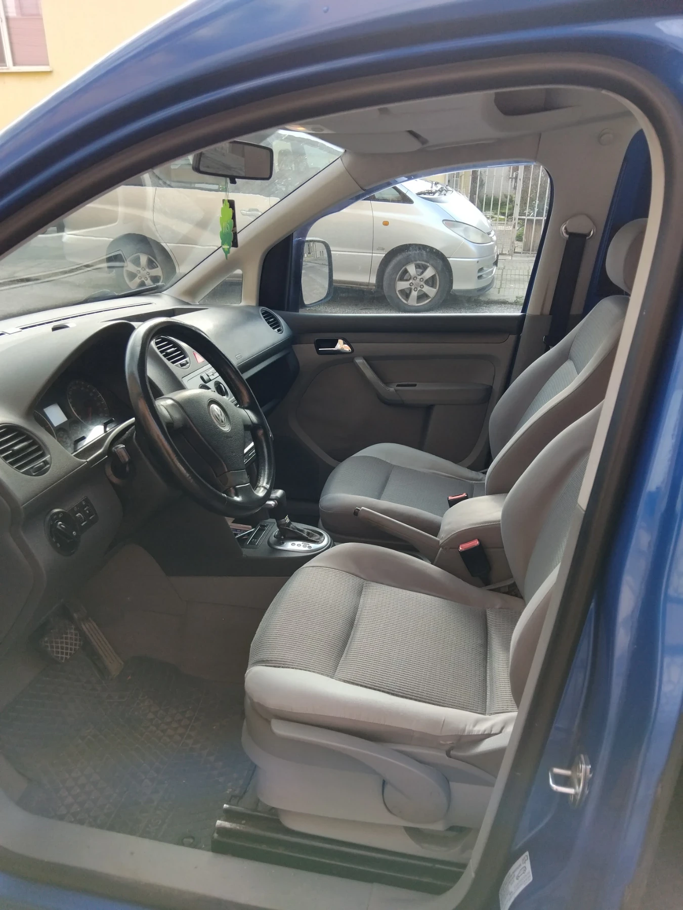 VW Caddy Life 7места, снимка 10 - Автомобили и джипове - 53843727