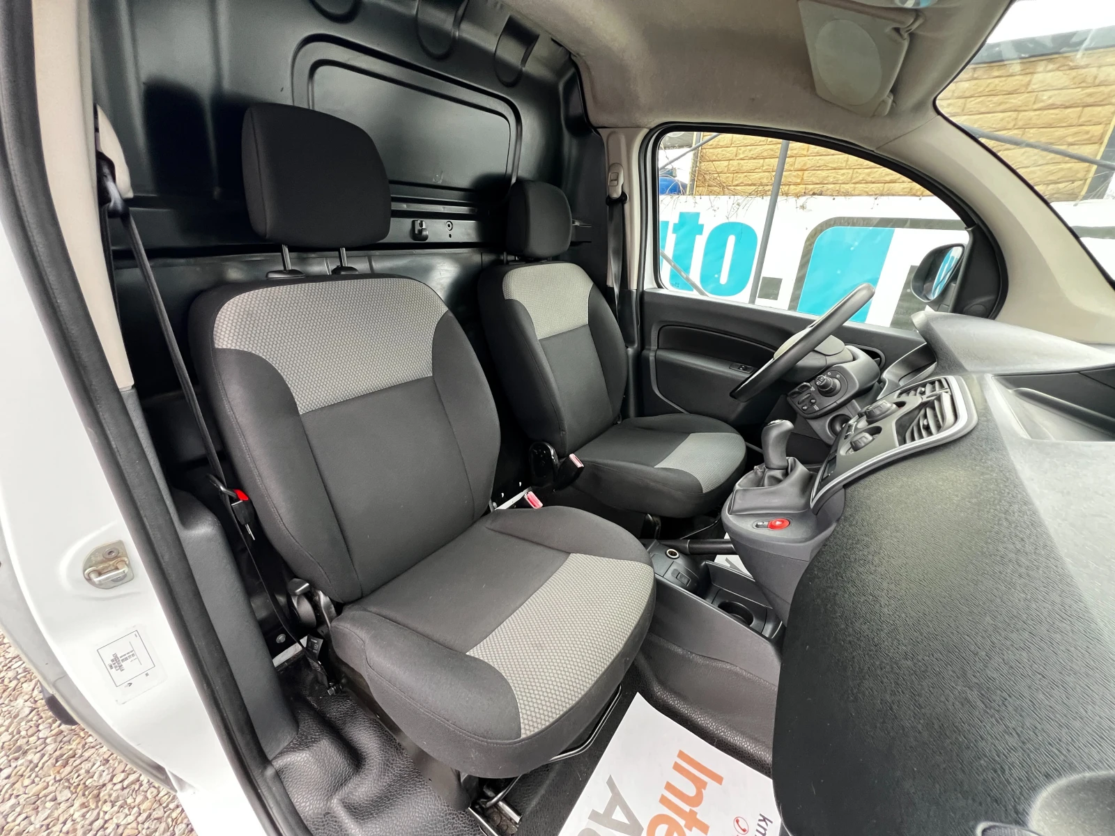 Renault Kangoo 1.5dci MAXI/A/C от БГ/Реални километри, снимка 11 - Автомобили и джипове - 53989113