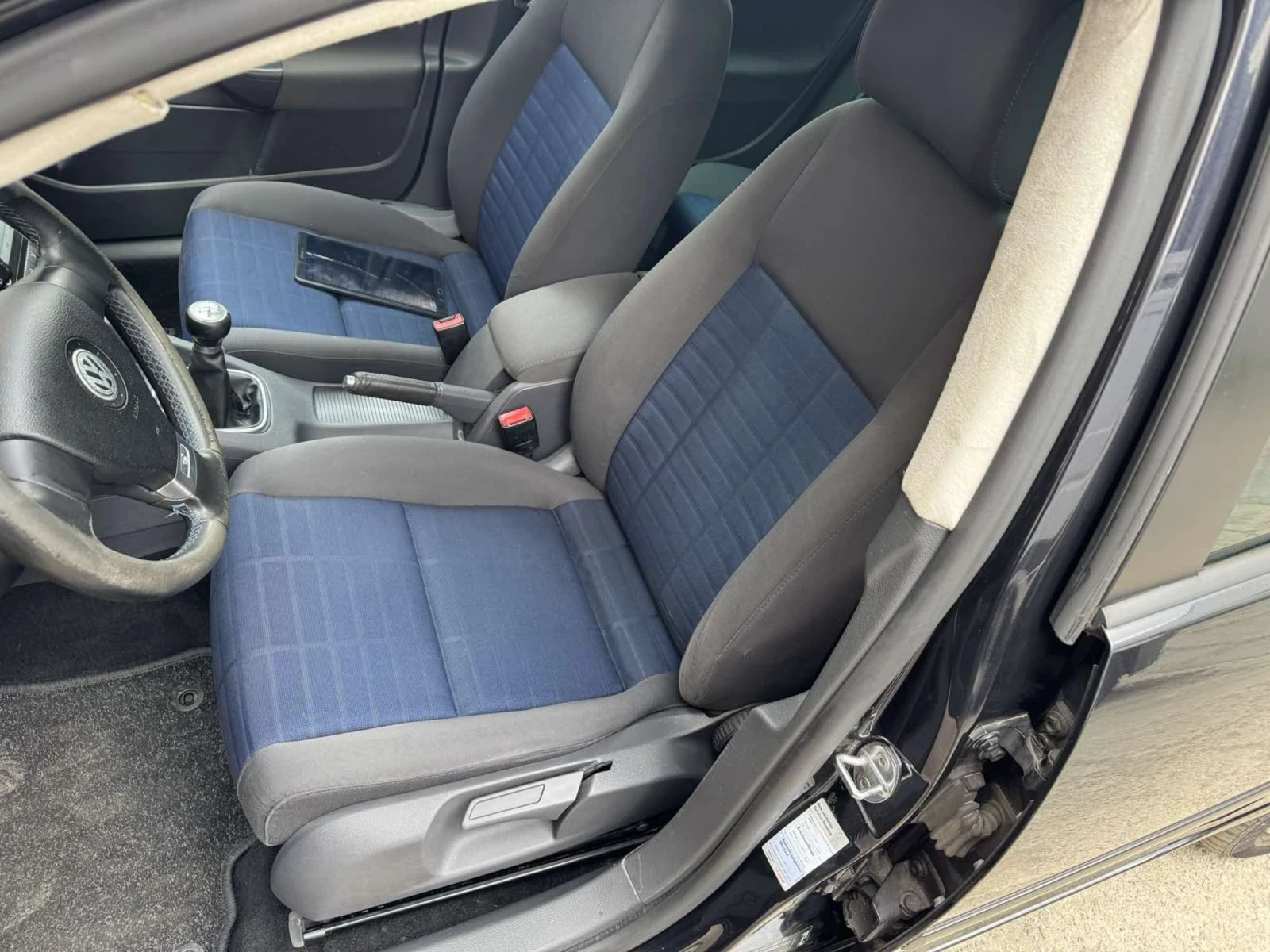 VW Golf 5, снимка 6 - Автомобили и джипове - 54158347