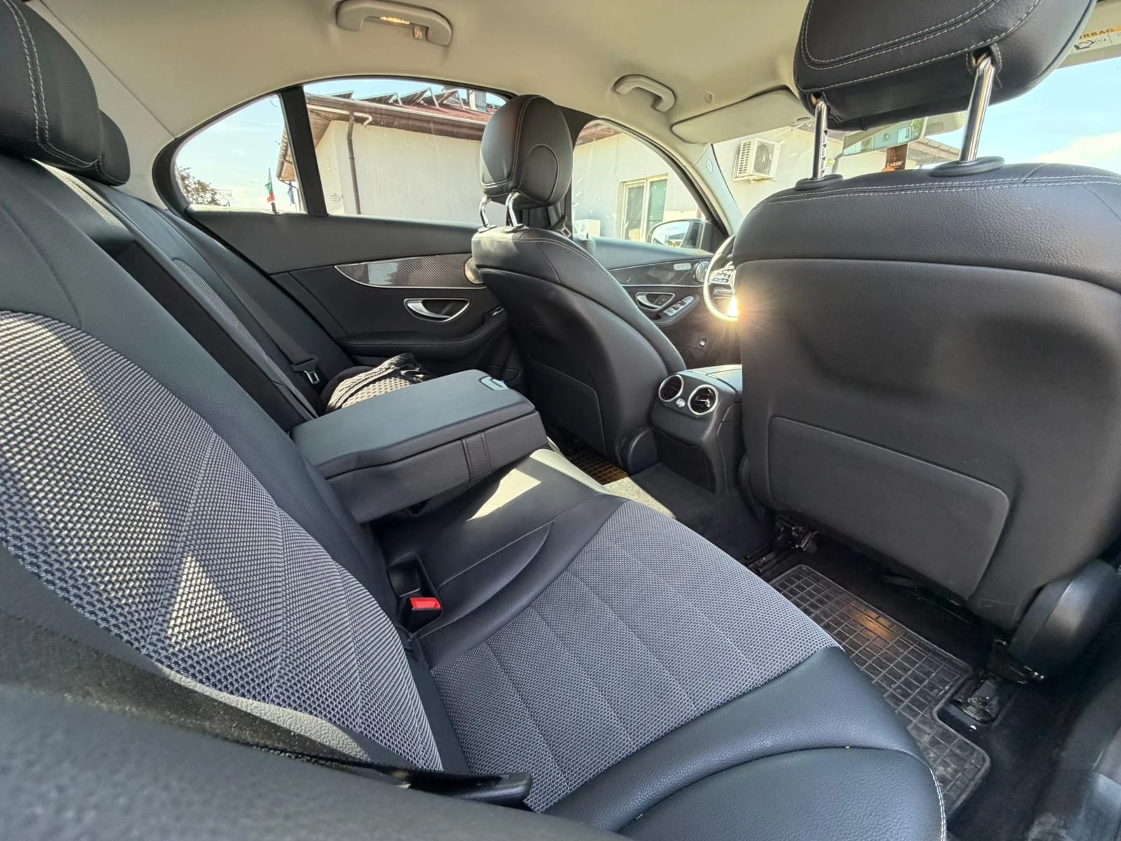 Mercedes-Benz C 220 AMG packet / ДИГИТАЛНА, снимка 14 - Автомобили и джипове - 54344204