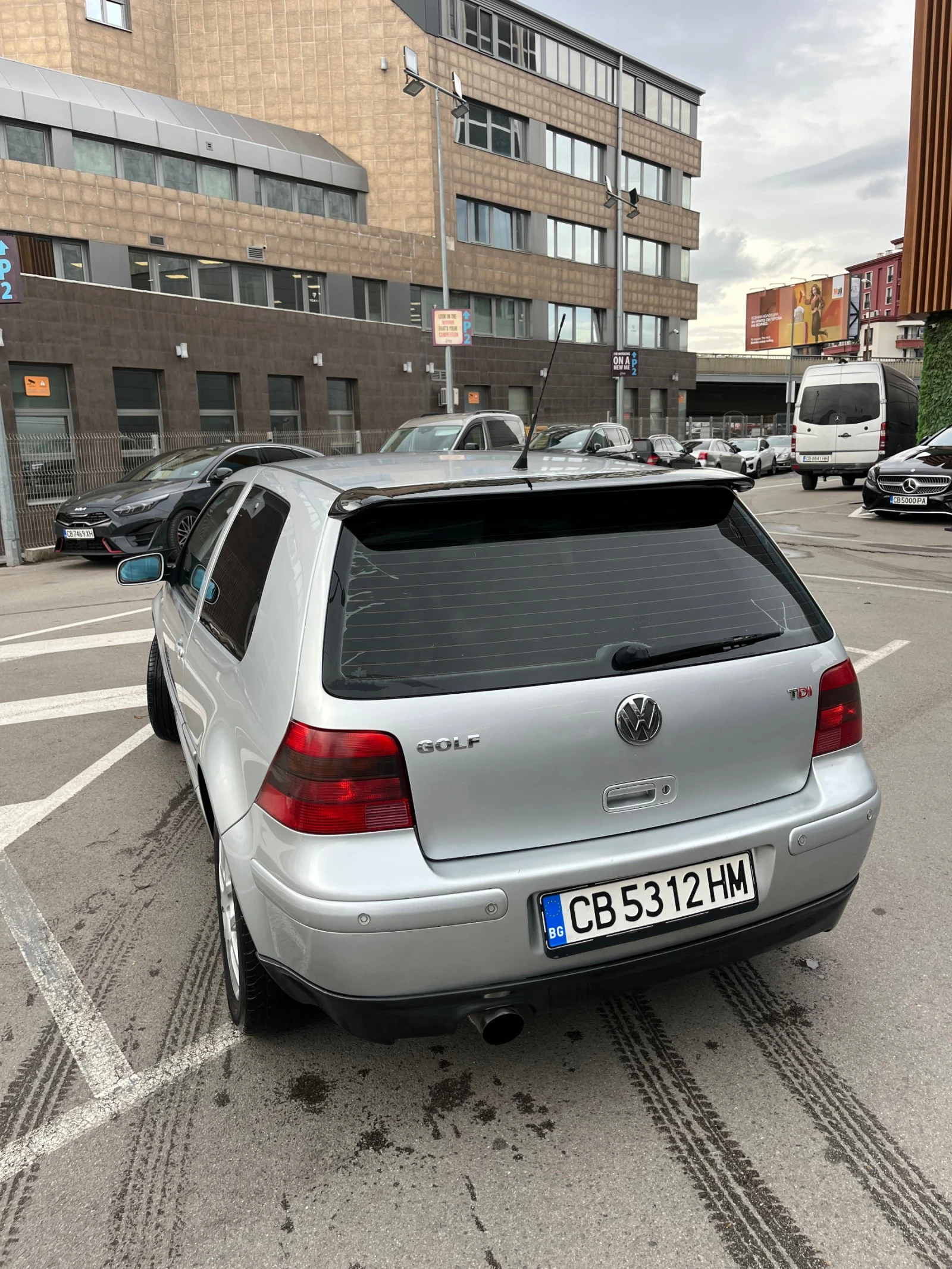 VW Golf 1.9 TDI, снимка 3 - Автомобили и джипове - 54390735