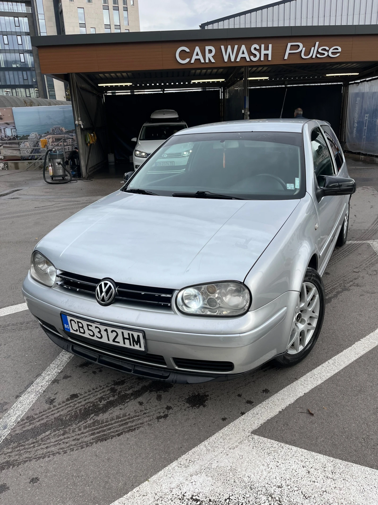 VW Golf 1.9 TDI, снимка 2 - Автомобили и джипове - 54390735