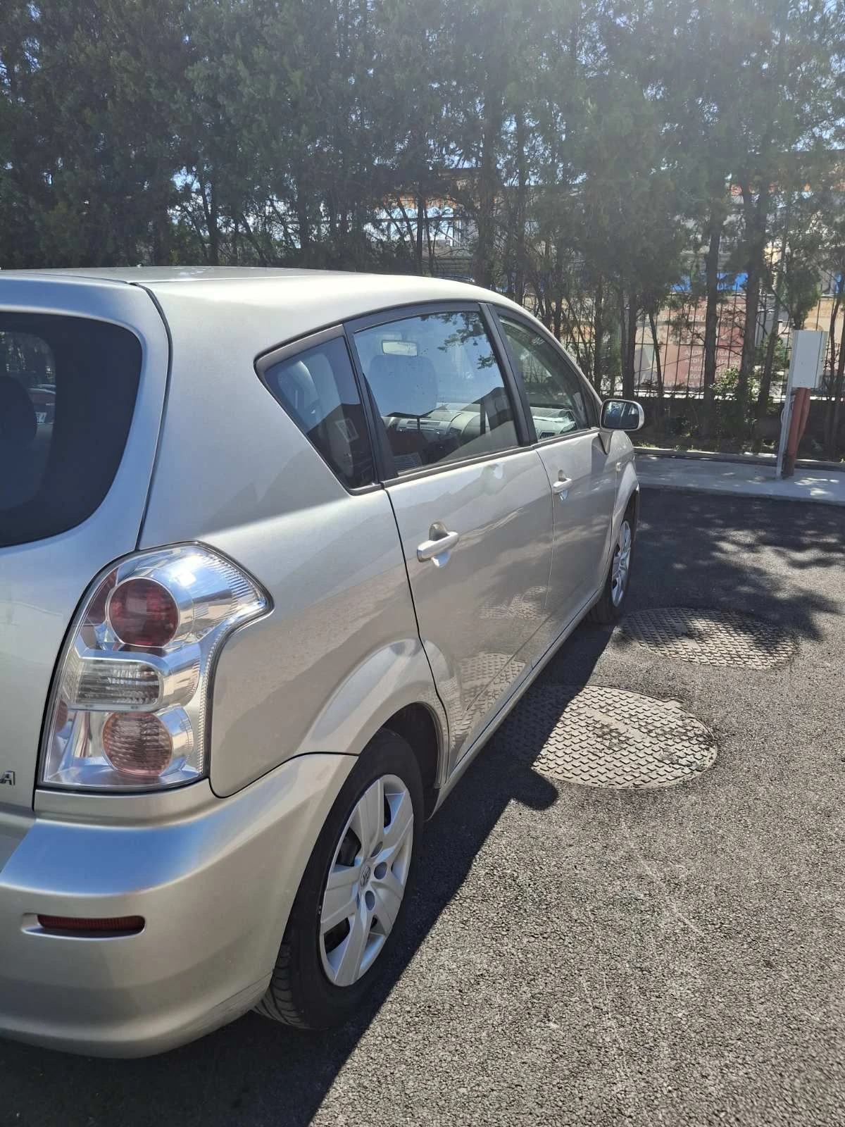 Toyota Corolla verso 1.8 VVT-i ГАЗ, снимка 5 - Автомобили и джипове - 54445104