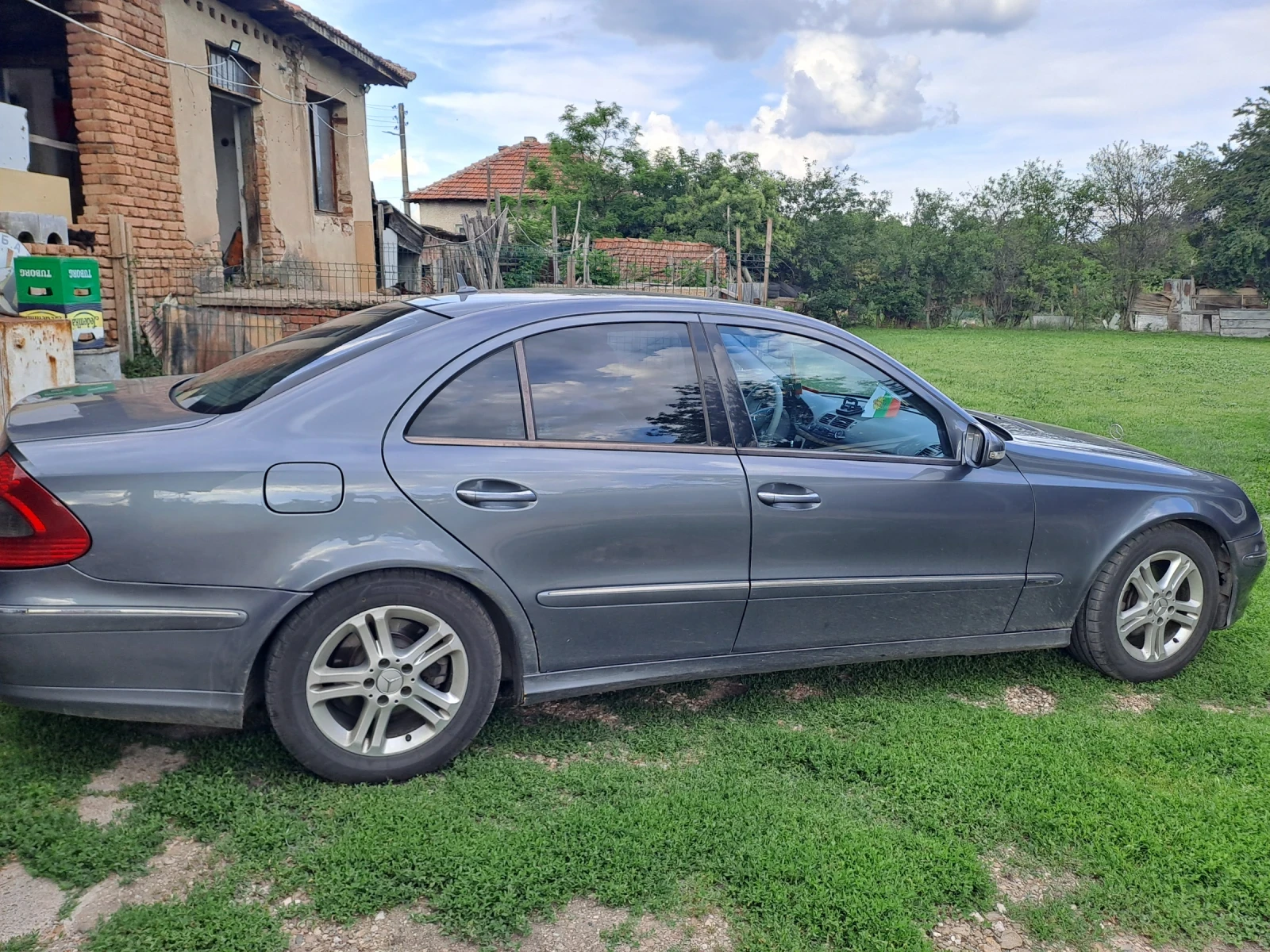 Mercedes-Benz E 220, снимка 6 - Автомобили и джипове - 54845602