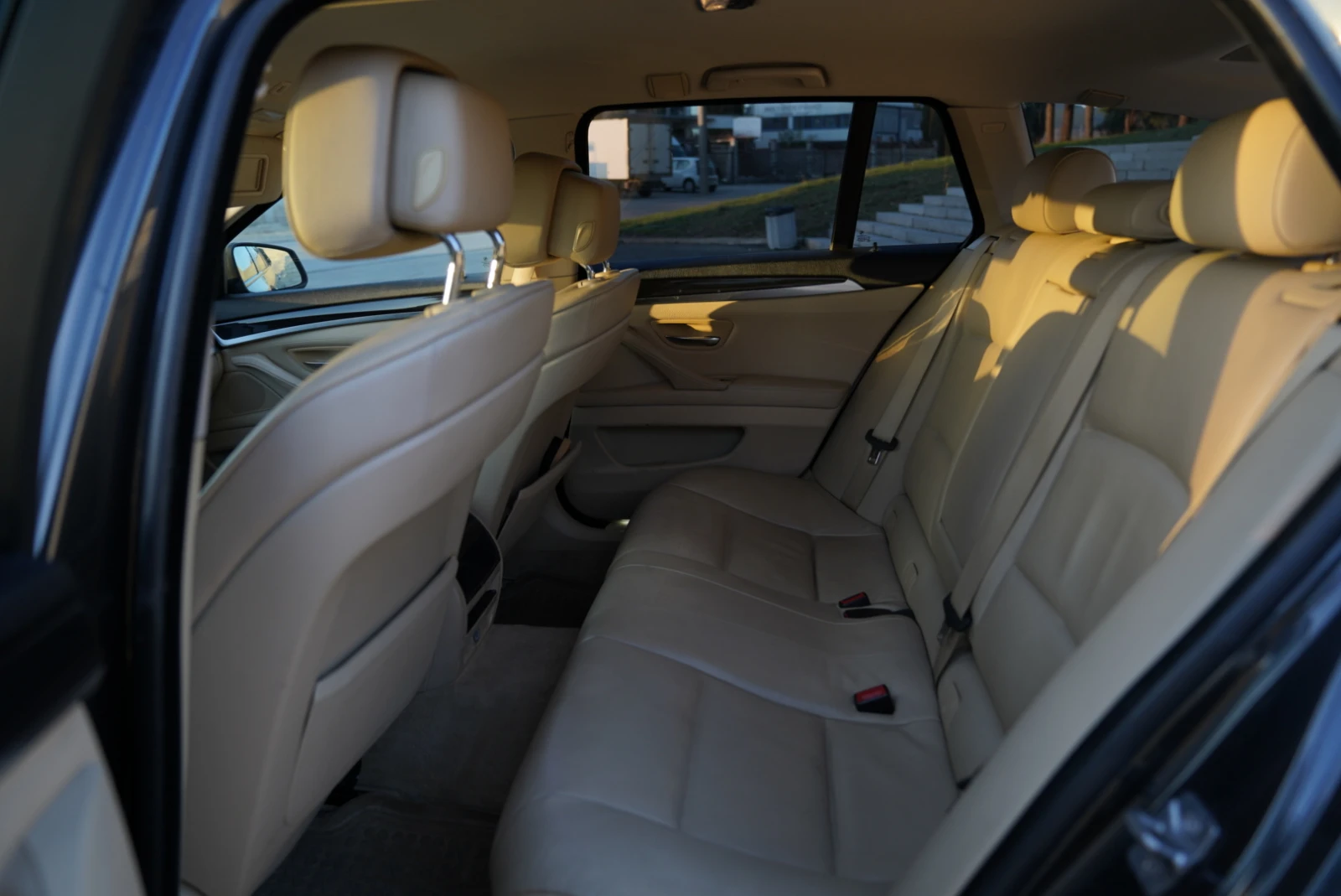 BMW 520 ГОЛЯМА НАВИГАЦИЯ* ПЕРА* КОЖА* BIXENON* ПАРКТРОНИК, снимка 10 - Автомобили и джипове - 54963663