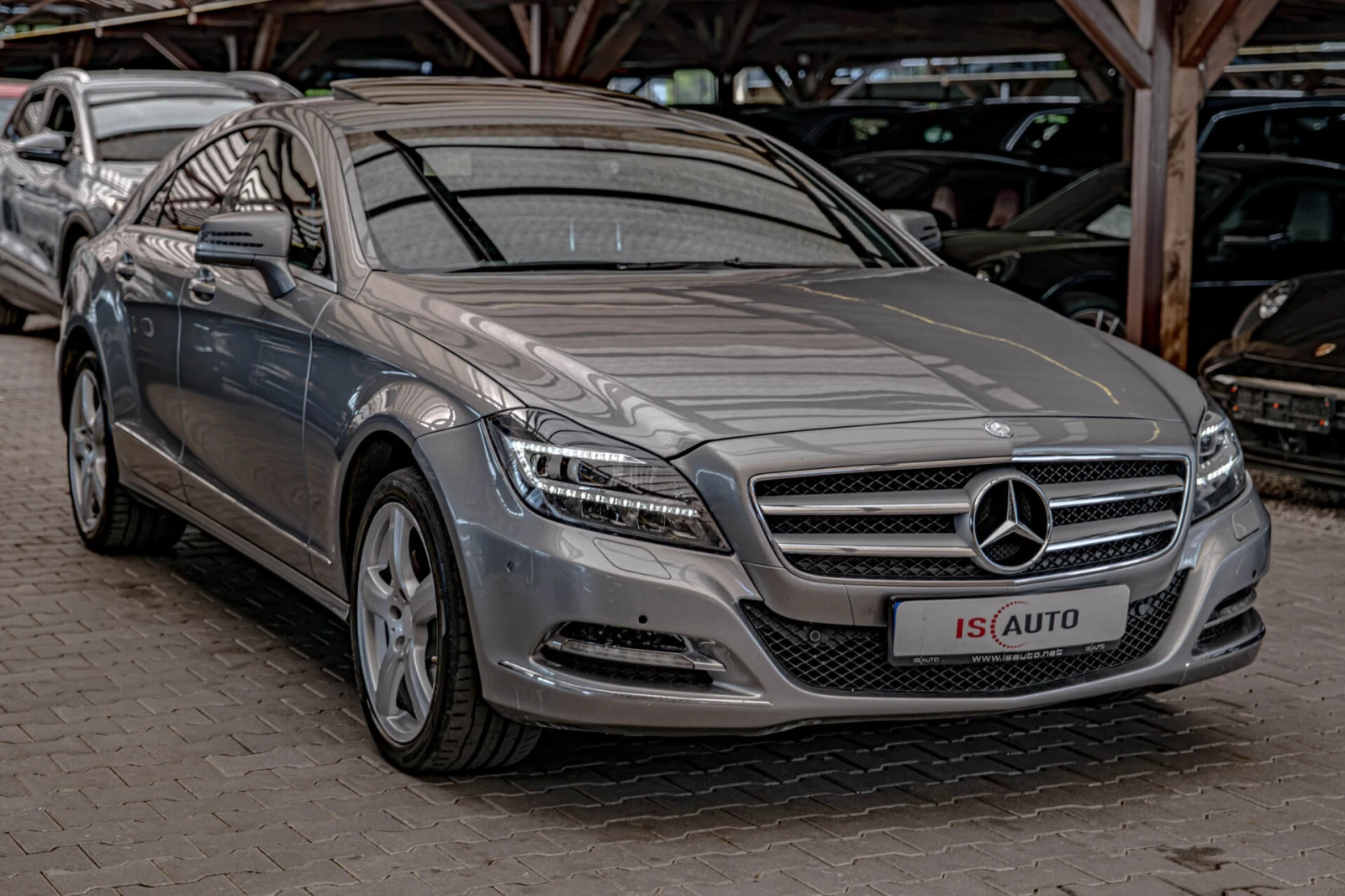 Mercedes-Benz CLS 350 Exclusive/4Matic/AirMatic/Memory/Blind Spot/Обдухв, снимка 3 - Автомобили и джипове - 55344038