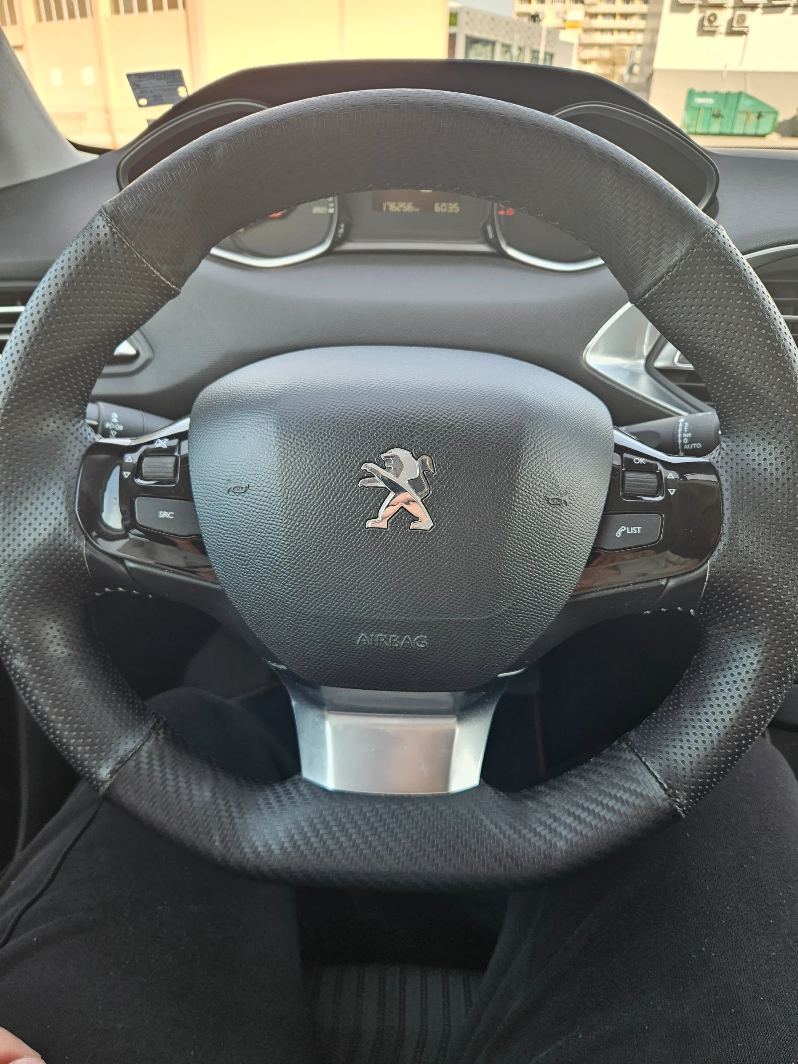Peugeot 308 2.00 BlueHDI, снимка 13 - Автомобили и джипове - 55478862