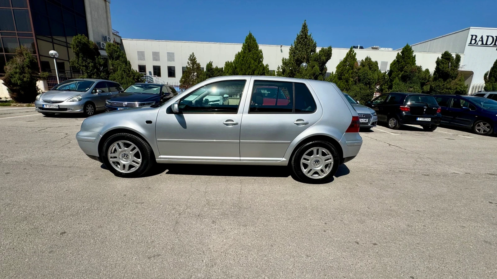 VW Golf, снимка 5 - Автомобили и джипове - 55900647