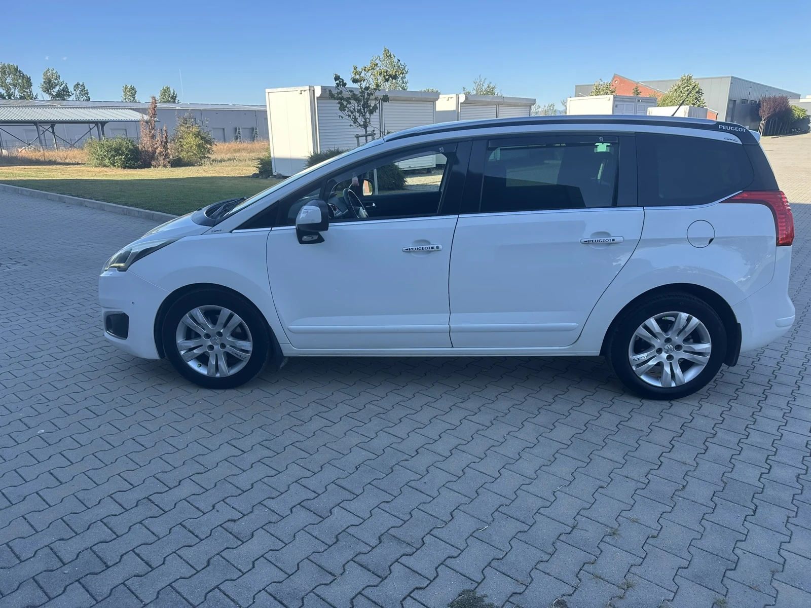Peugeot 5008 2.0НDI 163кс Head up, Navi, Pano, снимка 3 - Автомобили и джипове - 55991717