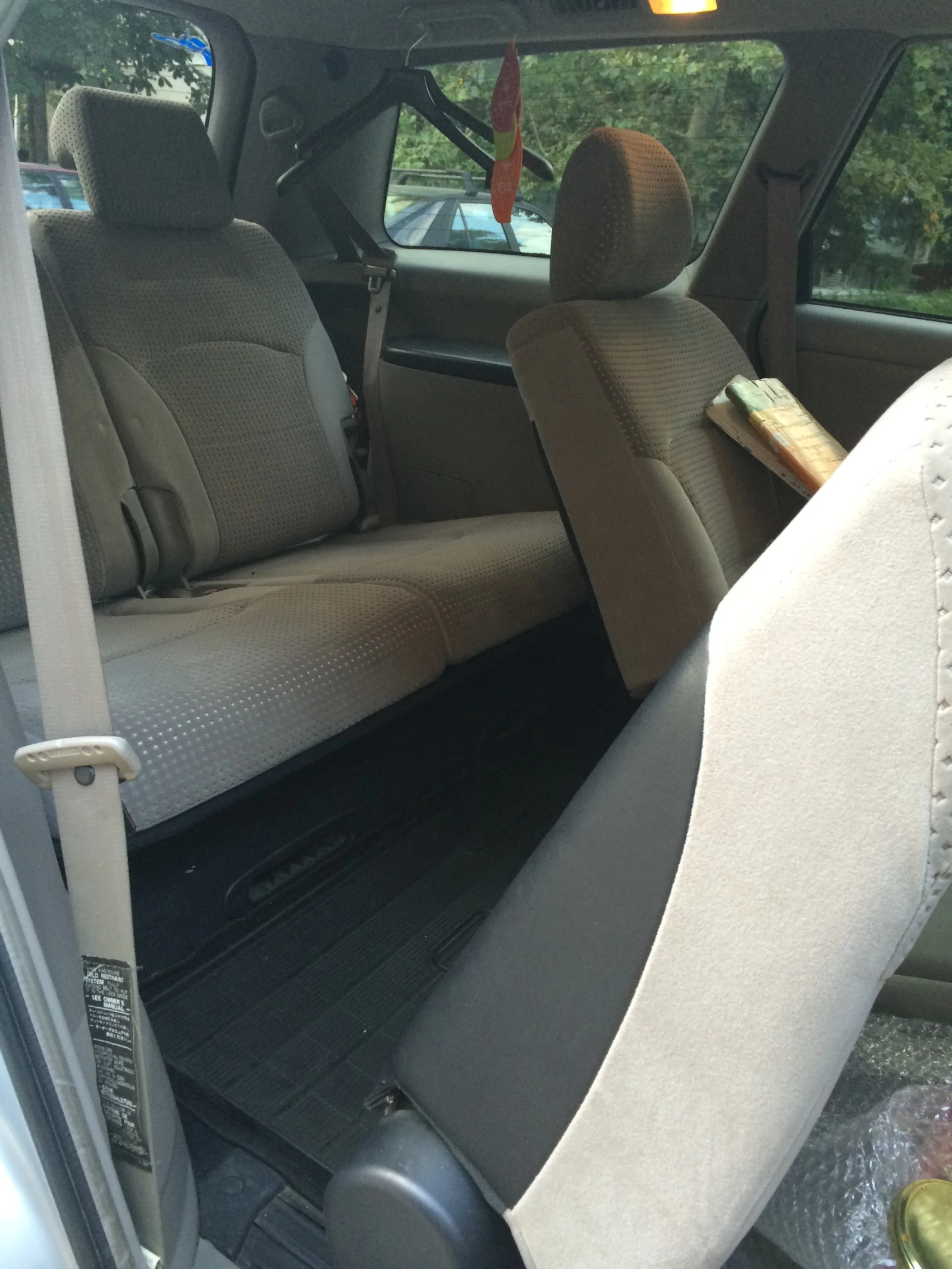 Mitsubishi Grandis 2.4 MIVEC, снимка 14 - Автомобили и джипове - 56019293