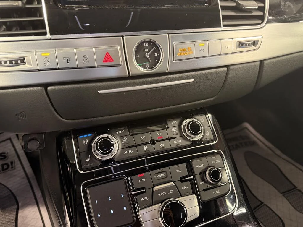 Audi A8 4.0T QUATTRO* ОБДУХ* ПОДГРЕВ* 360* BOSE* М.ТОЧКА* , снимка 13 - Автомобили и джипове - 56274059