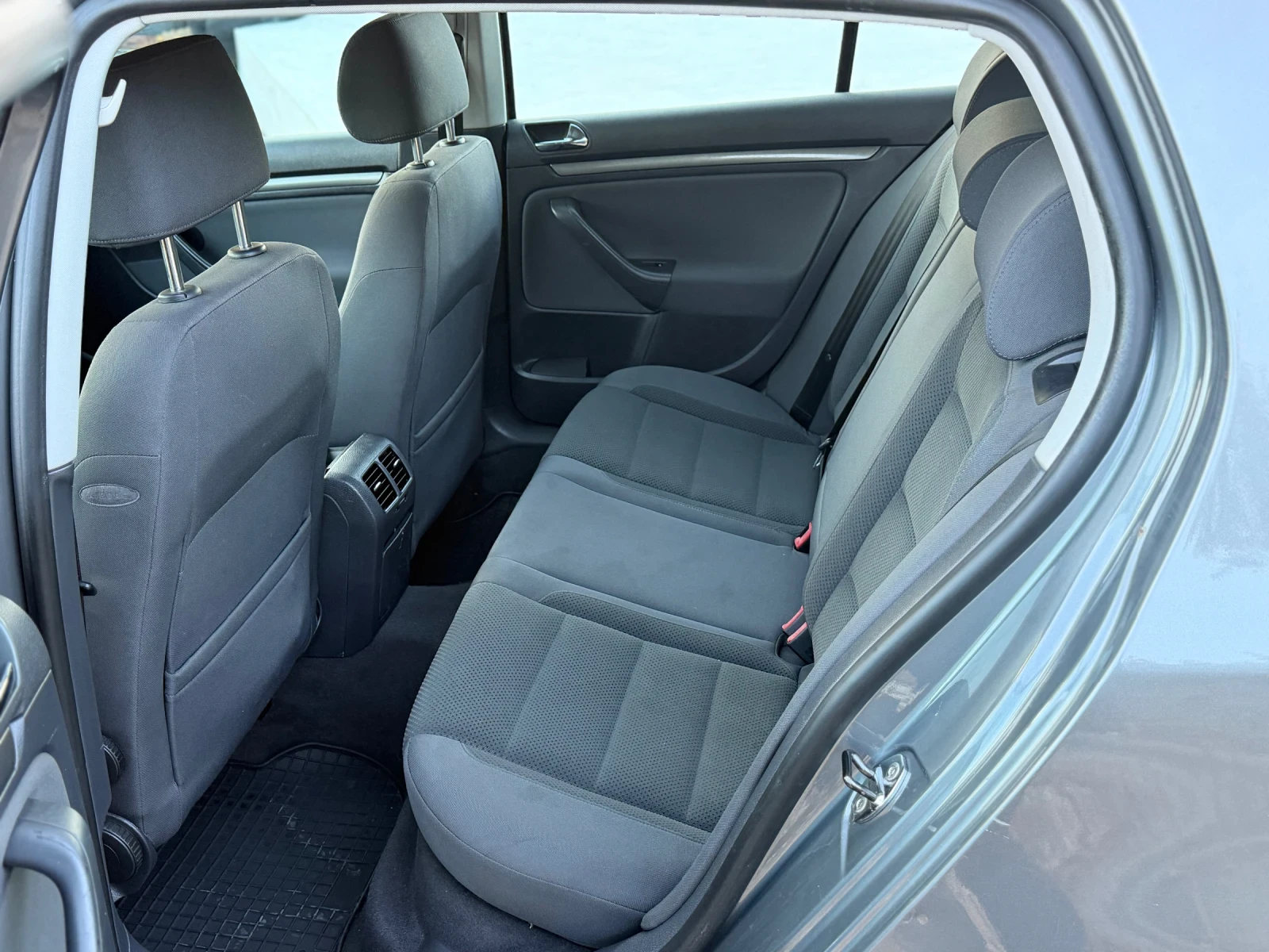 VW Golf 1.9* TDI* , снимка 11 - Автомобили и джипове - 56568834