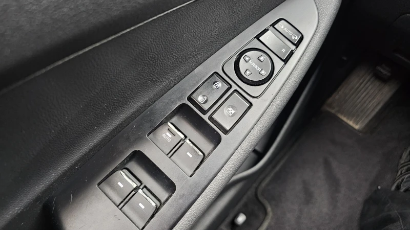Hyundai Tucson 2.0 2WD MODERN autogeorge.com, снимка 15 - Автомобили и джипове - 51903306