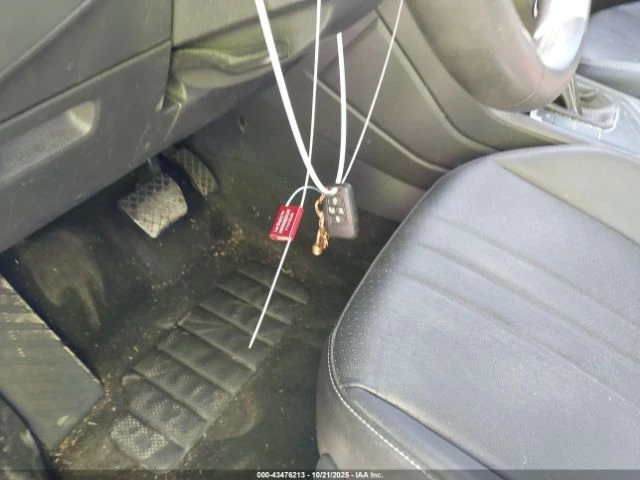 VW Tiguan КОЖА* ПОДГРЕВ* ПАРКТРОНИК* НАВИ* , снимка 11 - Автомобили и джипове - 53697820