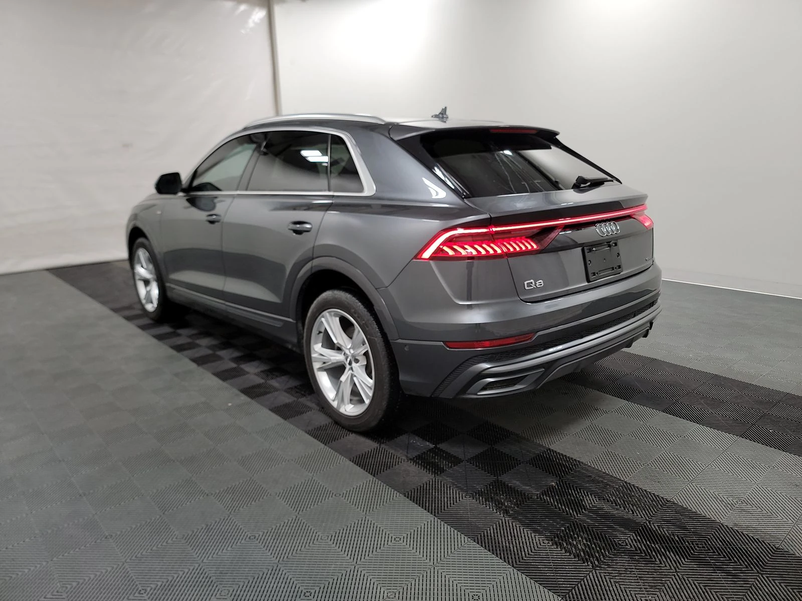 Audi Q8 Progressive* пано* обдух* Virtual* 360 камера* 1 с - изображение 6