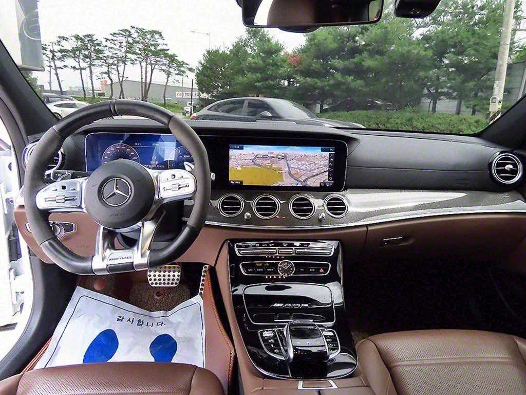 Mercedes-Benz E 53 AMG 4M Burmester Масаж 71 000 Km - изображение 9