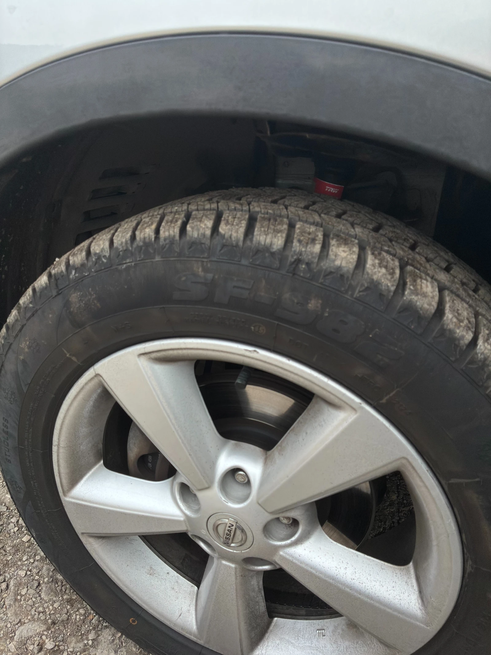 Nissan Qashqai, снимка 8 - Автомобили и джипове - 53887479