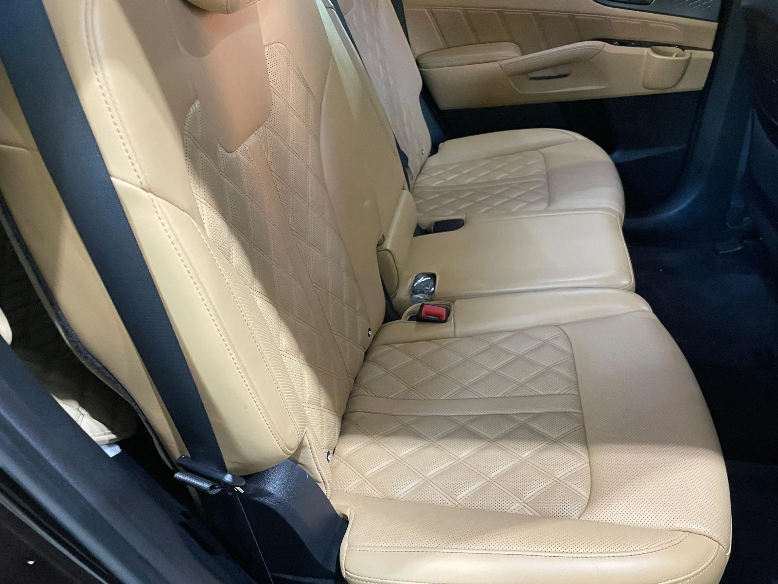 Kia Sorento 2.2 CRDi 4WD ! Signature !, снимка 12 - Автомобили и джипове - 54134608