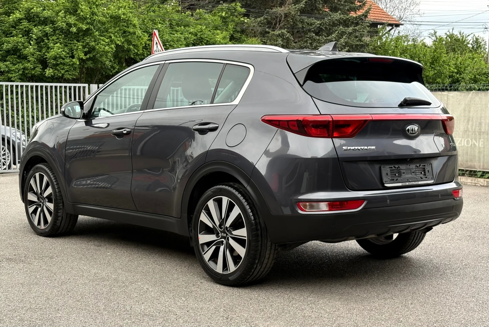 Kia Sportage 1.7 CRDI, GT LINE, LED, CAMERA, NAVI, EURO 6B, снимка 5 - Автомобили и джипове - 54641838