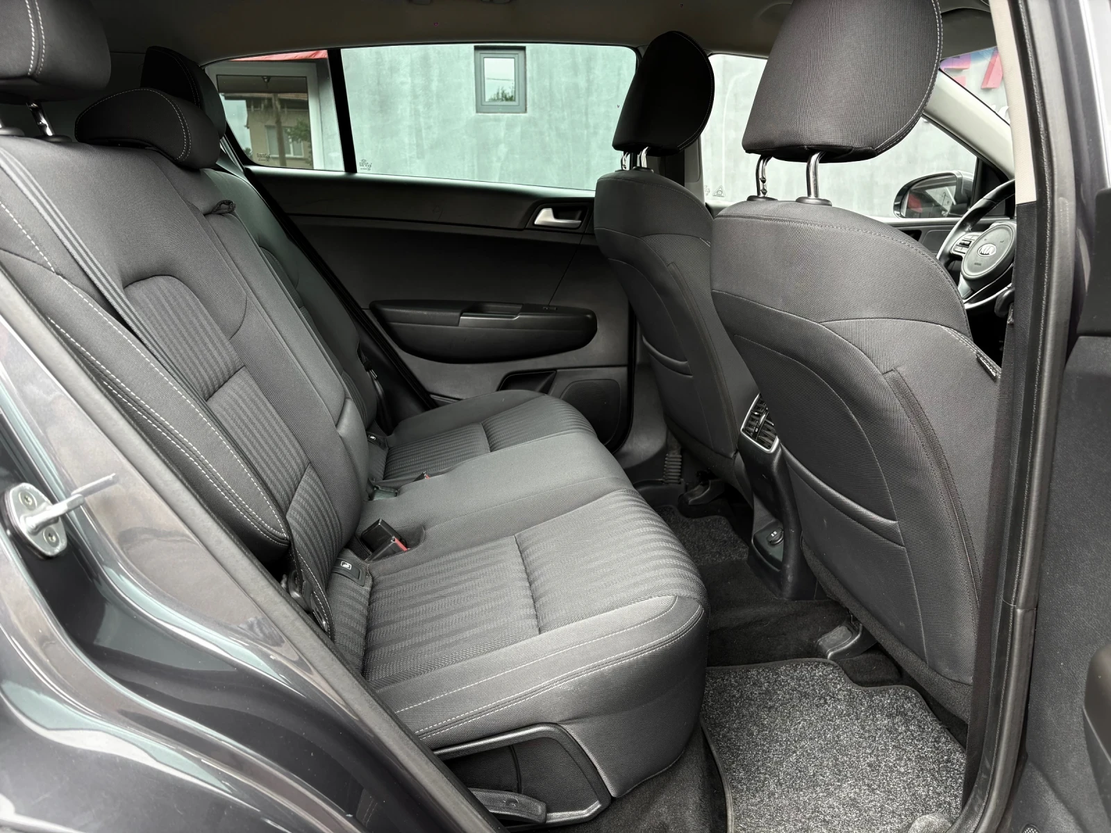 Kia Sportage 1.7 CRDI, GT LINE, LED, CAMERA, NAVI, EURO 6B, снимка 12 - Автомобили и джипове - 54641838