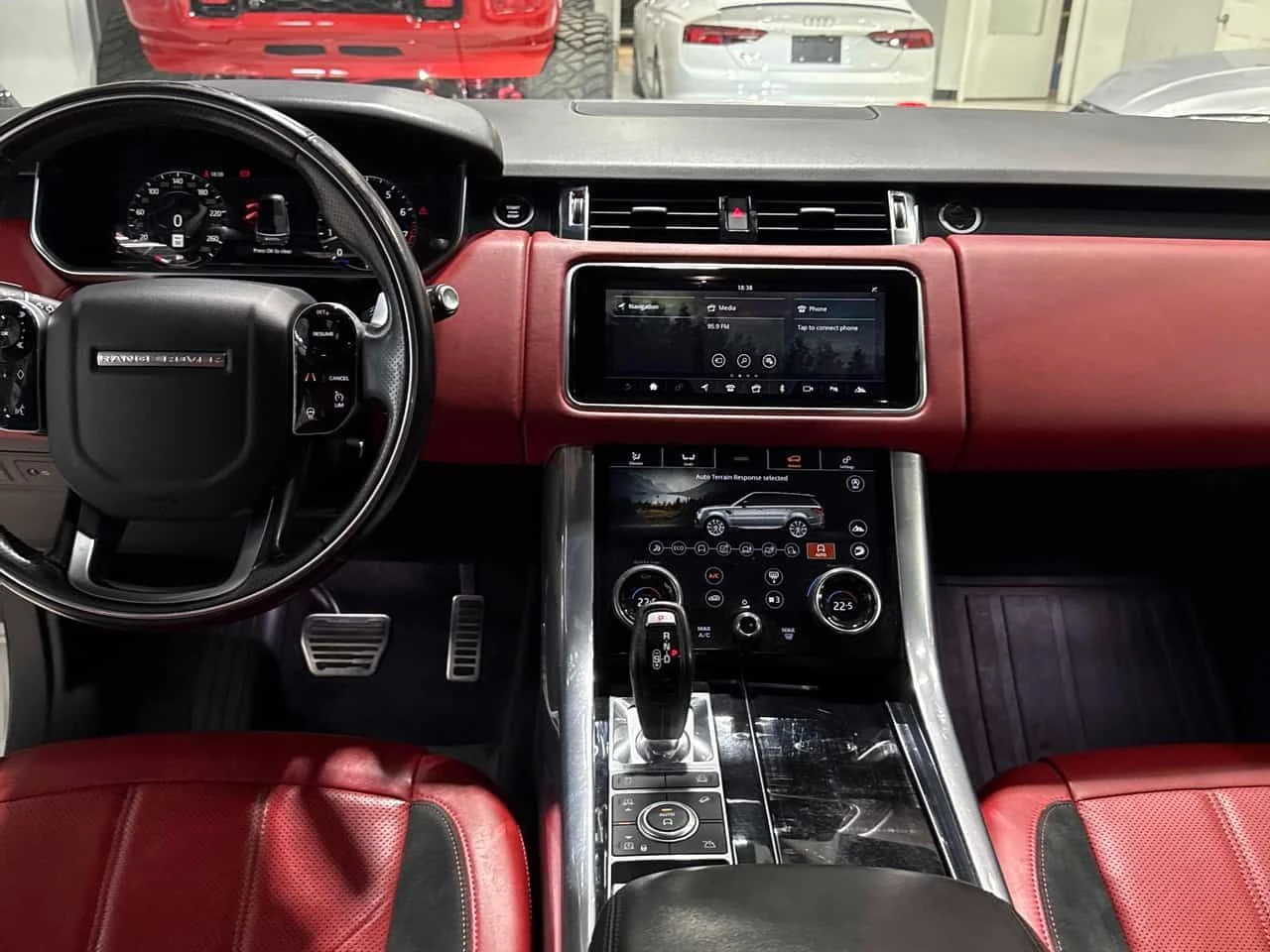 Land Rover Range Rover Sport V8 Supercharged HSE Dynamic | CARFAX | АВТОКРЕДИТ , снимка 9 - Автомобили и джипове - 55505458