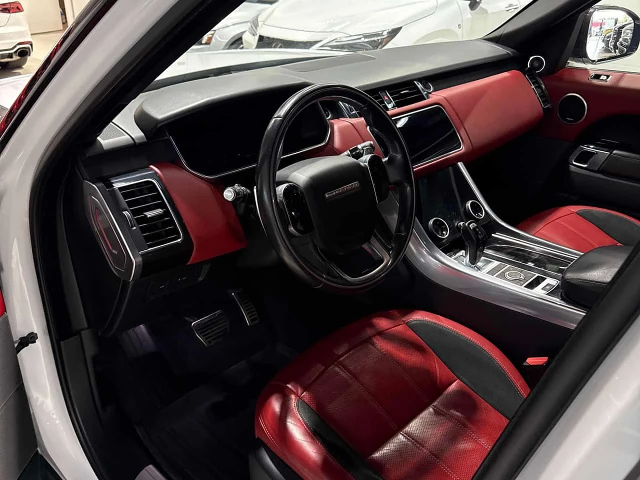 Land Rover Range Rover Sport V8 Supercharged HSE Dynamic | CARFAX | АВТОКРЕДИТ , снимка 7 - Автомобили и джипове - 55505458