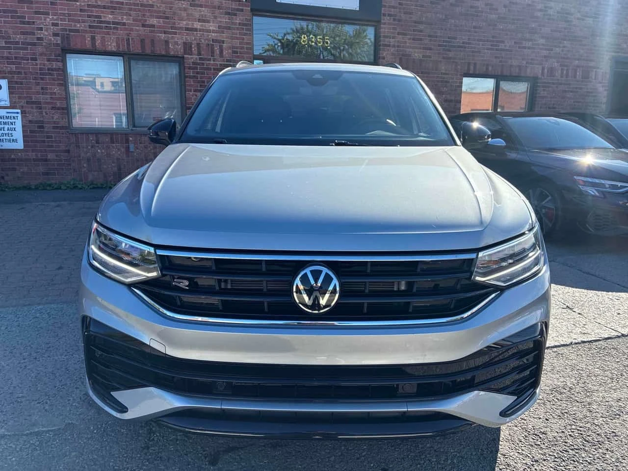 VW Tiguan * Comfortline R Line Black Edition * CARFAX * БЕЗ , снимка 6 - Автомобили и джипове - 56182309