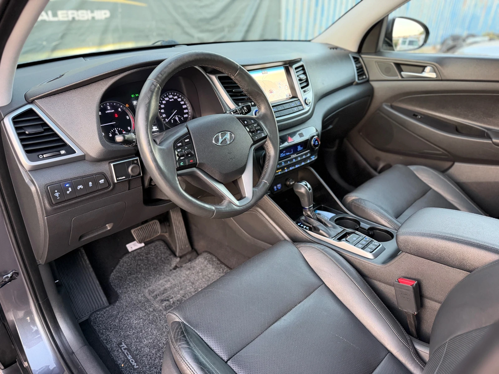 Hyundai Tucson 2.0CRDI* PREMUIM* 4X4* АВТОМАТИК, снимка 9 - Автомобили и джипове - 56293769