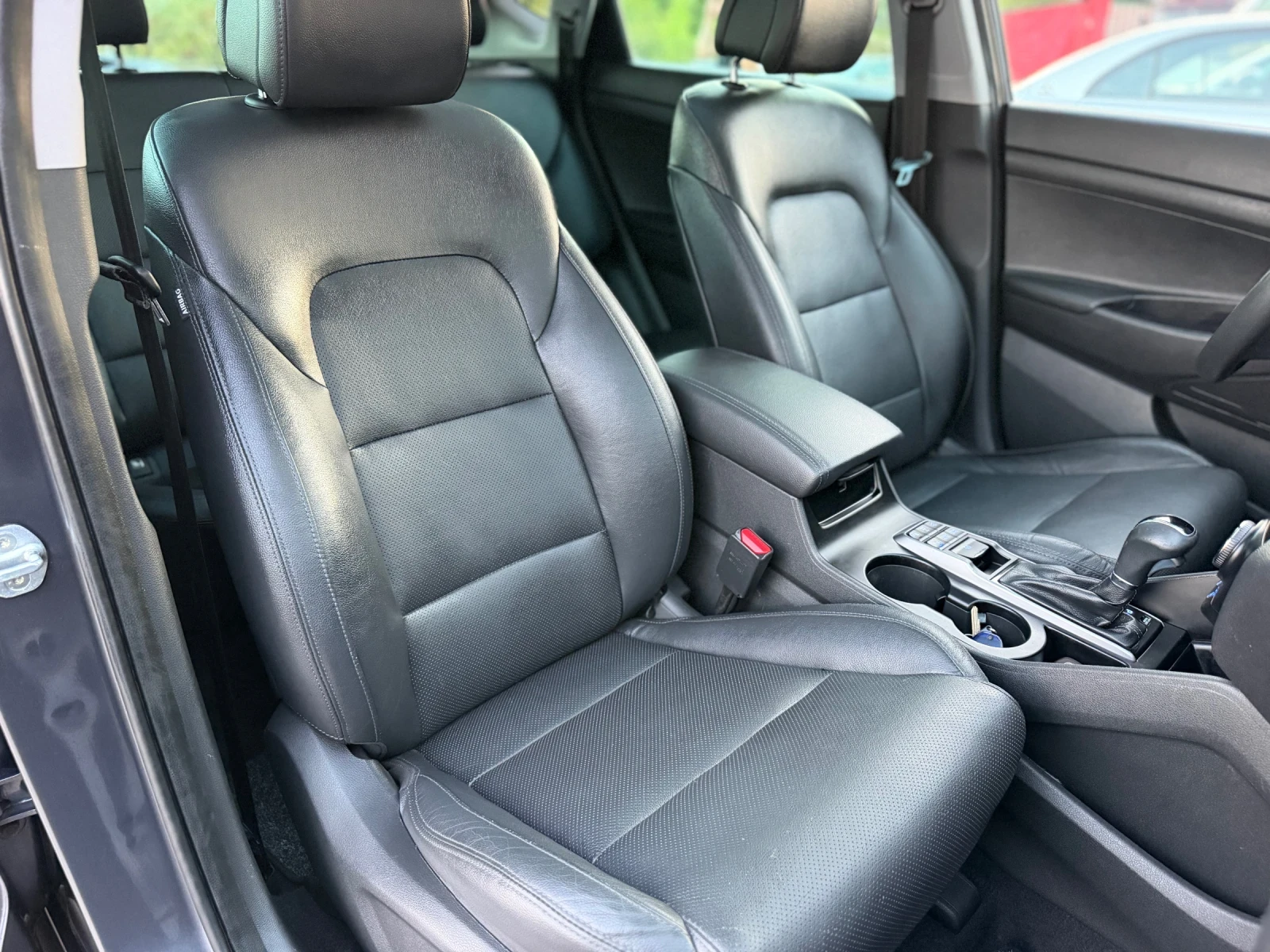 Hyundai Tucson 2.0CRDI* PREMUIM* 4X4* АВТОМАТИК, снимка 13 - Автомобили и джипове - 56293769
