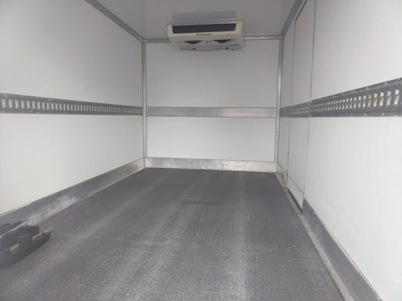 Iveco Daily 35-150 3000 куб.см, хладилен, 6скорости, темпомат,, снимка 9 - Бусове и автобуси - 51876351