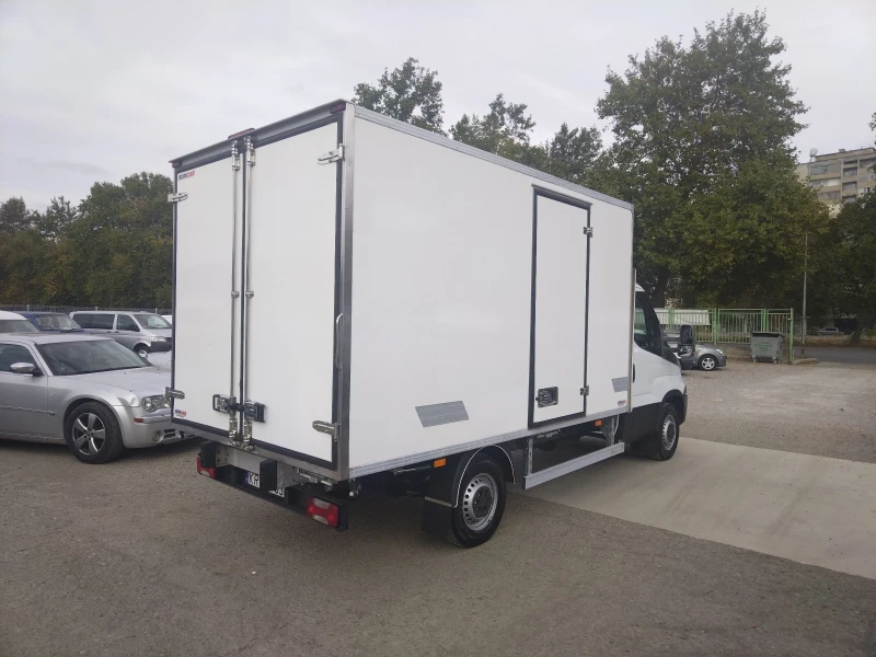Iveco Daily 35-150 3000 куб.см, хладилен, 6скорости, темпомат,, снимка 7 - Бусове и автобуси - 51876351