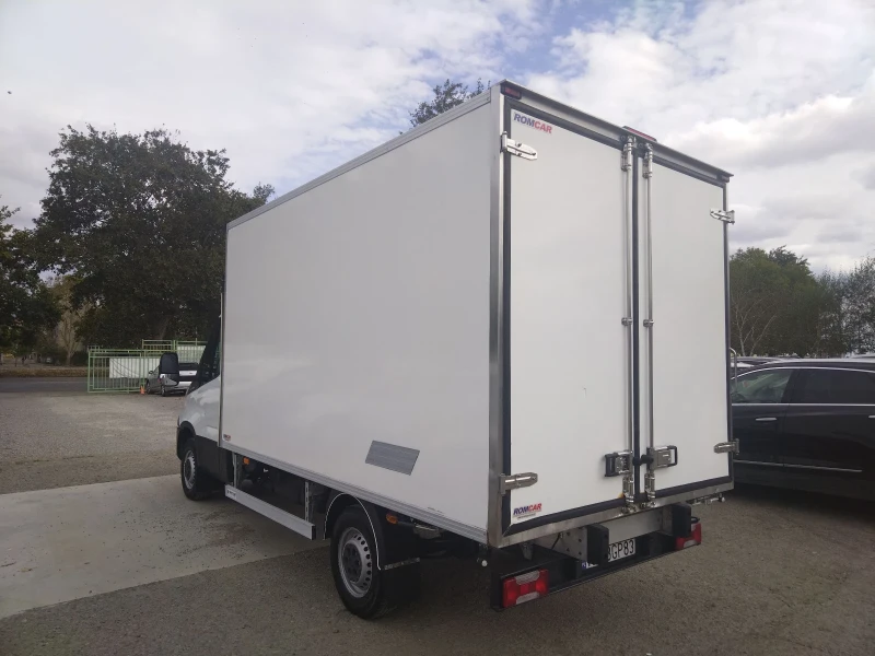 Iveco Daily 35-150 3000 куб.см, хладилен, 6скорости, темпомат,, снимка 5 - Бусове и автобуси - 51876351