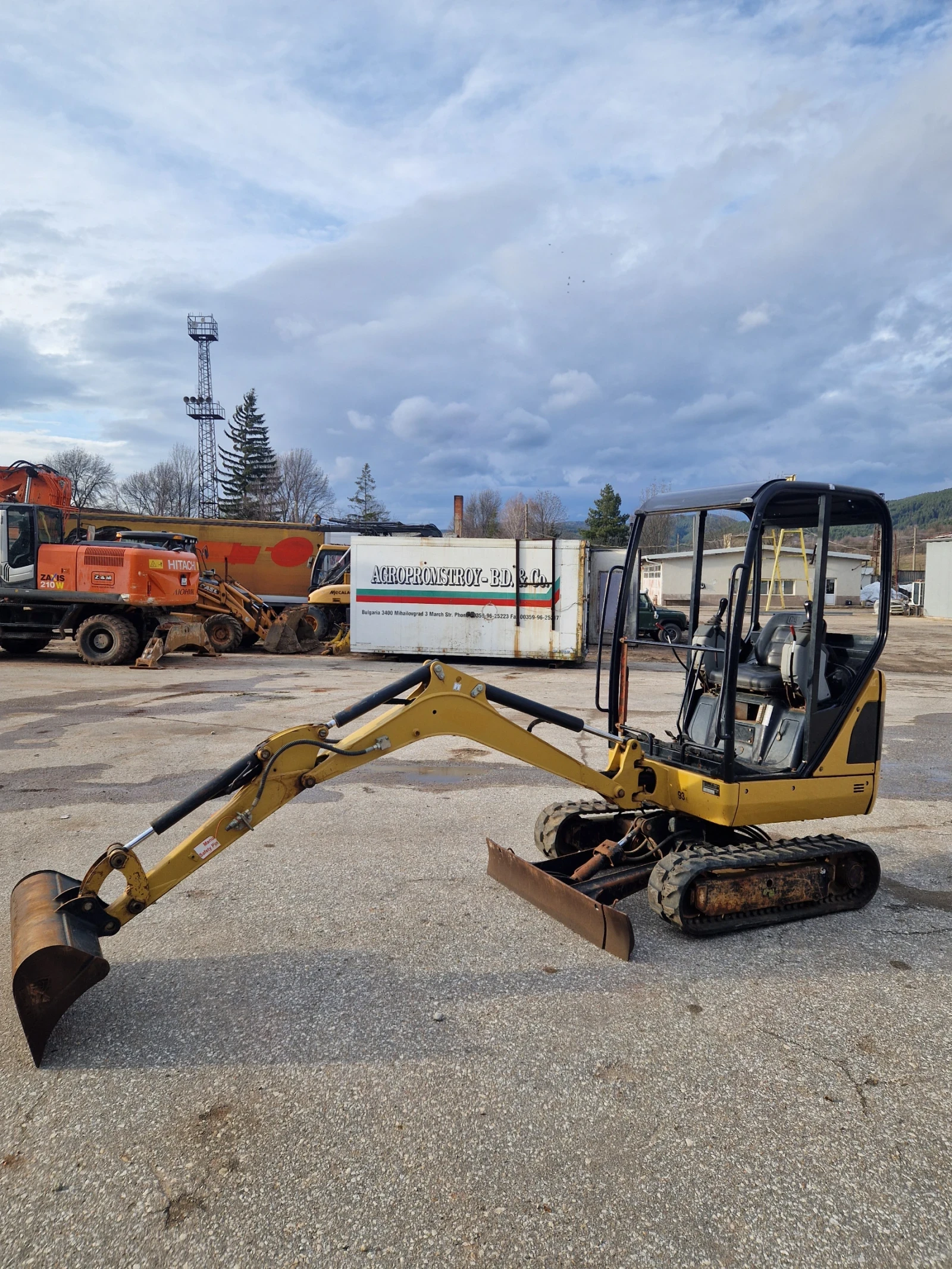 Багер Cat 301.4 C , снимка 1