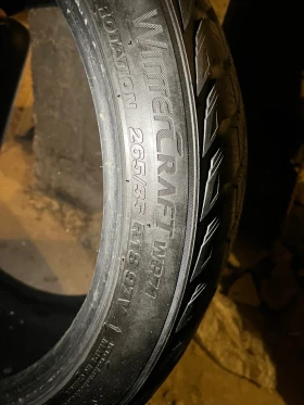 Гуми Зимни 245/40R18, снимка 3 - Гуми и джанти - 47681778