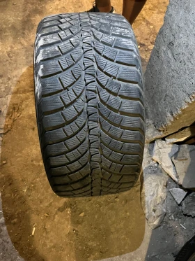 Гуми Зимни 245/40R18, снимка 6 - Гуми и джанти - 47681778