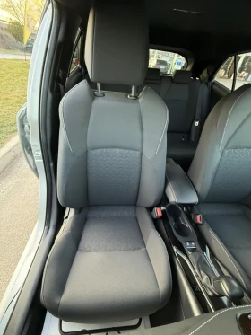 Toyota Corolla HYBRID 2.0 184 к.с 35000км НОВА, снимка 10