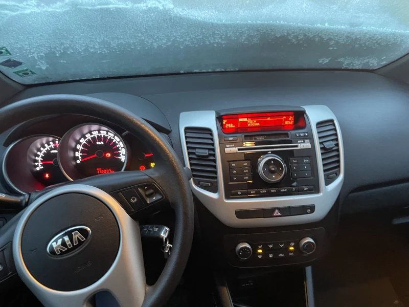 Kia Venga, снимка 15 - Автомобили и джипове - 48872049