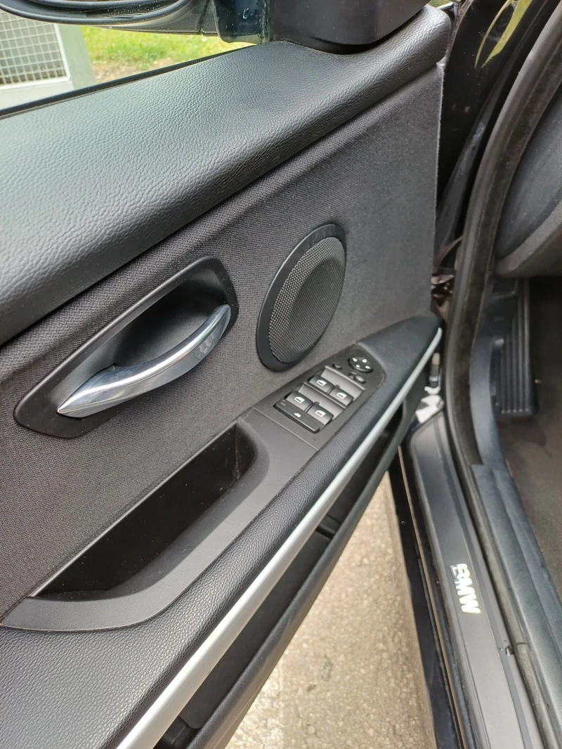 BMW 320, снимка 10 - Автомобили и джипове - 51243056