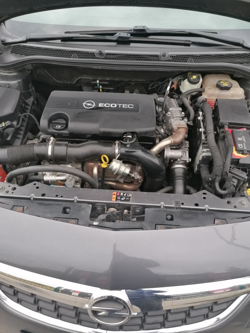 Opel Astra Спорт тоурер, снимка 11 - Автомобили и джипове - 52353195