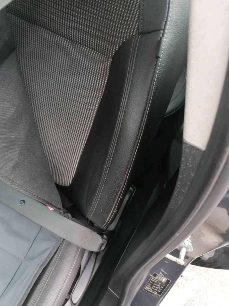 Opel Astra Спорт тоурер, снимка 14 - Автомобили и джипове - 52353195